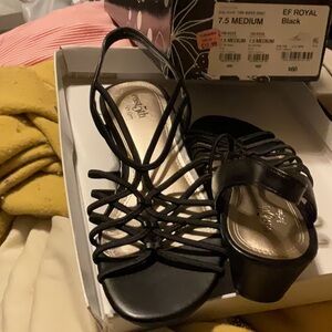 Easy Street Women's Black Sandals